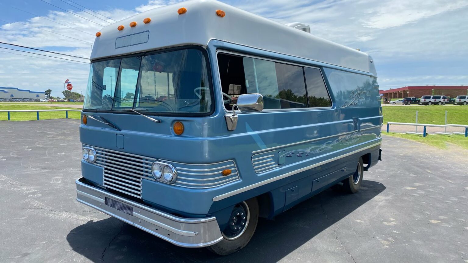 Retro Home On Wheels: A 1970 Dodge Starcraft Motorhome