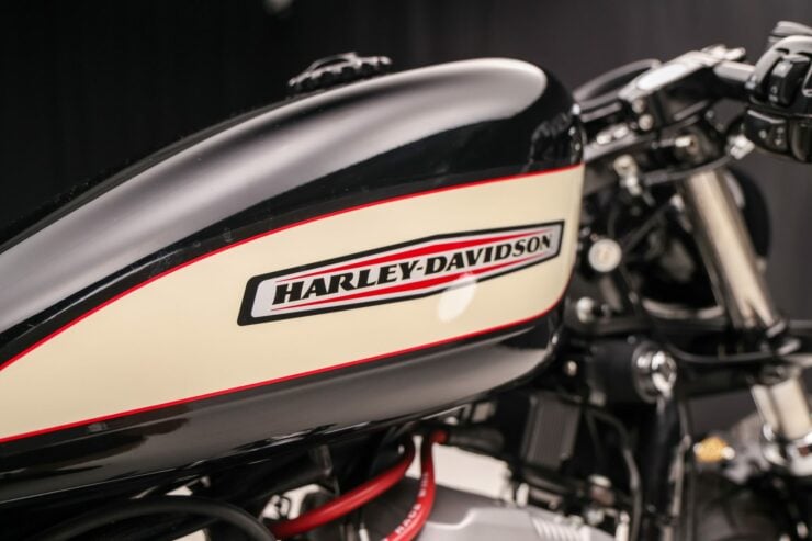 Harley-Davidson Roadster 1200R 15