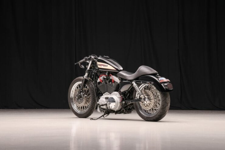 Harley-Davidson Roadster 1200R 9