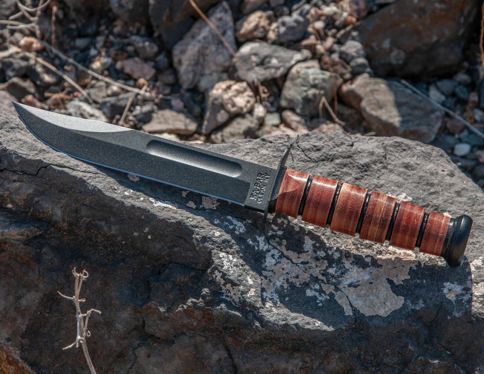 The KaBar U.S. Marine Corps WWII Utility Knife 135 USD