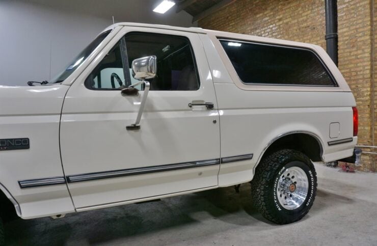 Federal Surveillance Truck Ford Bronco 1