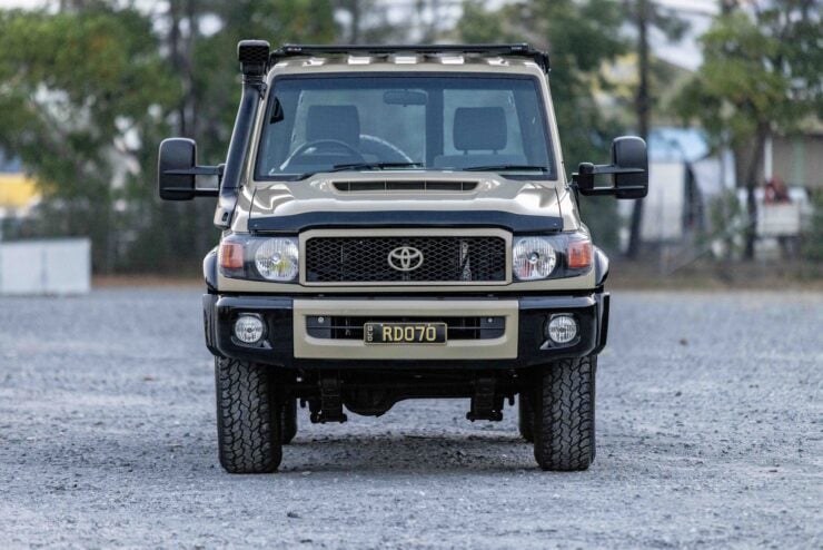 Toyota Land Cruiser PZJ70 15