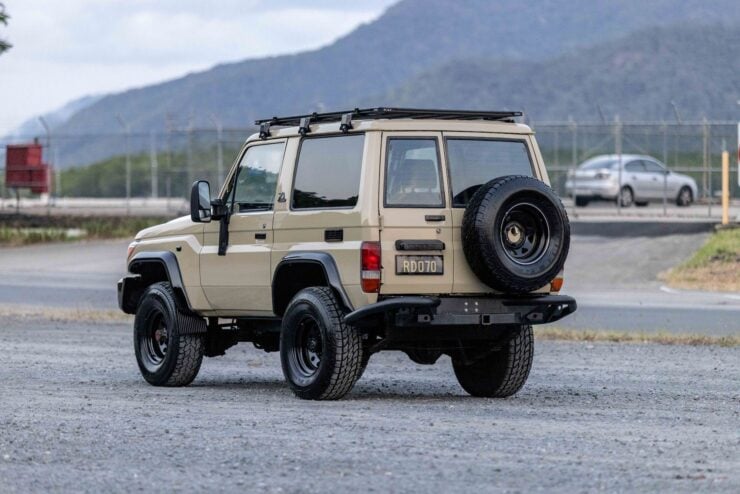 Toyota Land Cruiser PZJ70 3