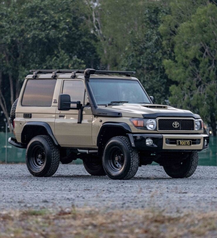 Toyota Land Cruiser PZJ70 7