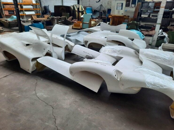 Lola Race Car Moulds and Body Panels 7