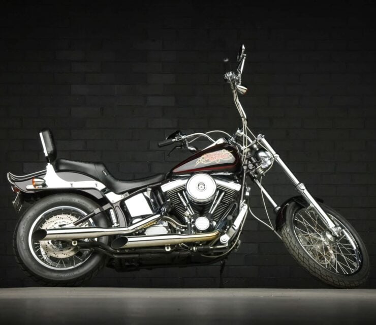 Harley-Davidson Softail Custom 15