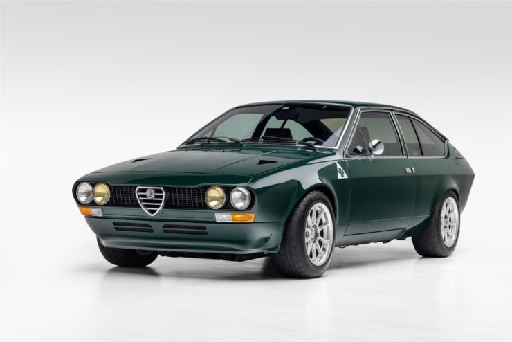 Alfa Romeo Alfetta GTV 2