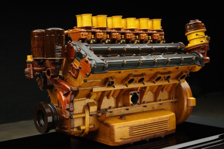 Scale Model Ferrari Colombo V12 Engine 4