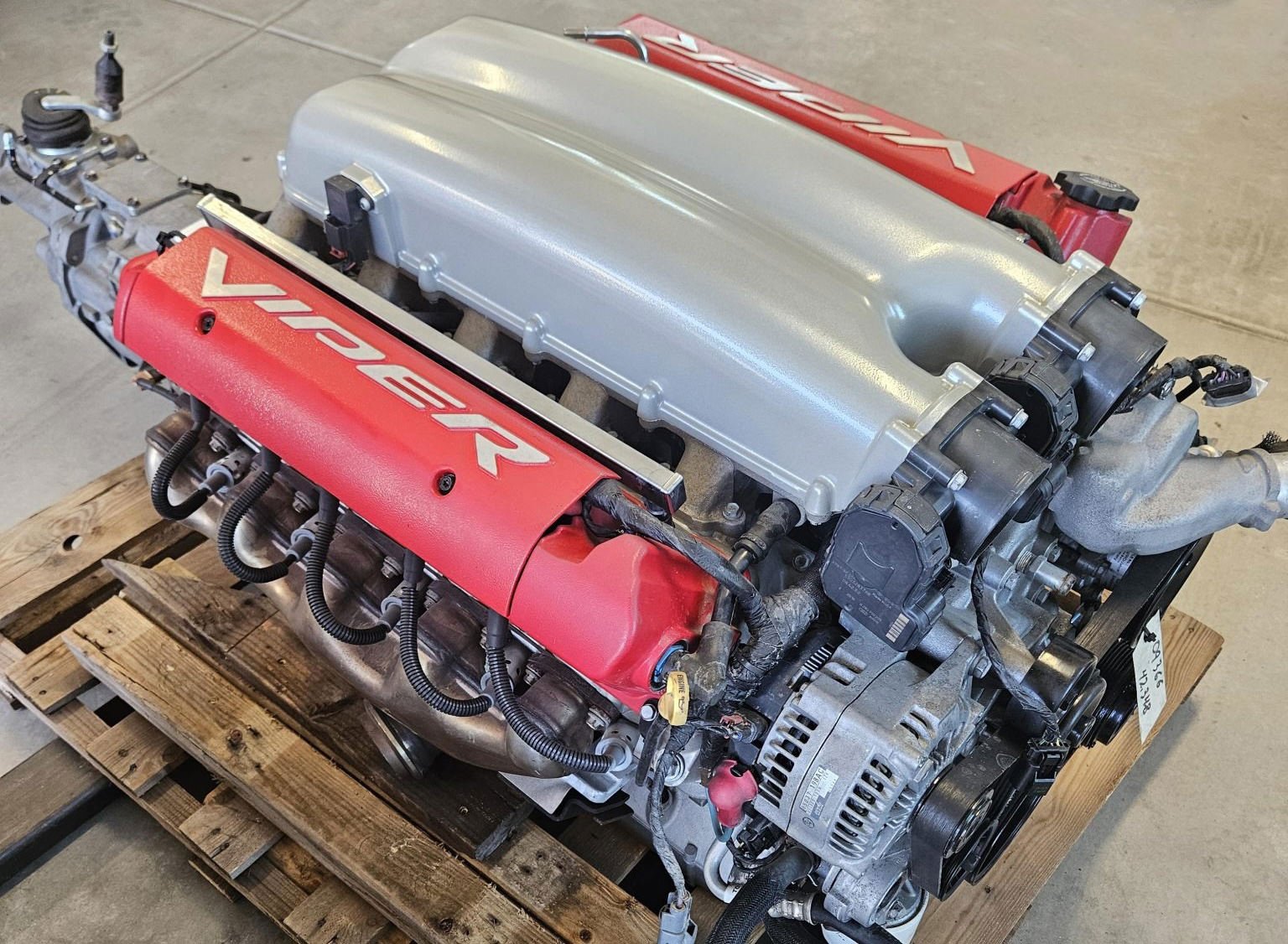 600 BHP: A Dodge Viper SRT-10 V10 Engine + 6-Speed Transmission