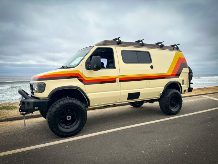 Ford E-350 4×4 Sportsmobile Camper V10 Van 27