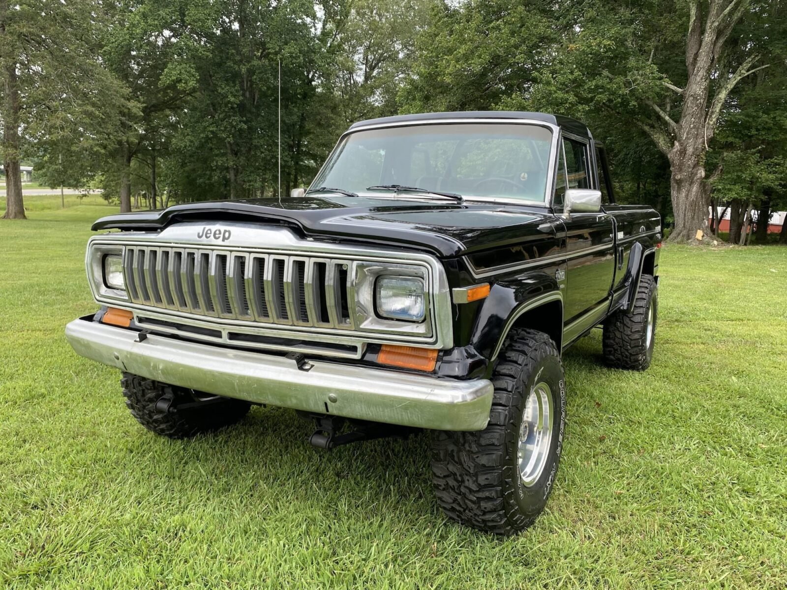 For Sale: A 1982 Jeep J10 Laredo Pickup 360 4×4