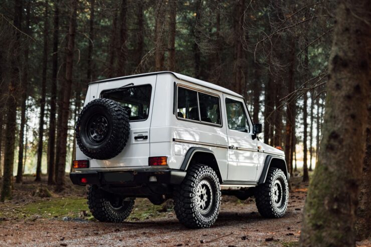 Mercedes-Benz G-Wagon V8 11