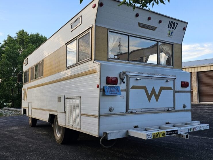 Winnebago D22 8 Camper Van