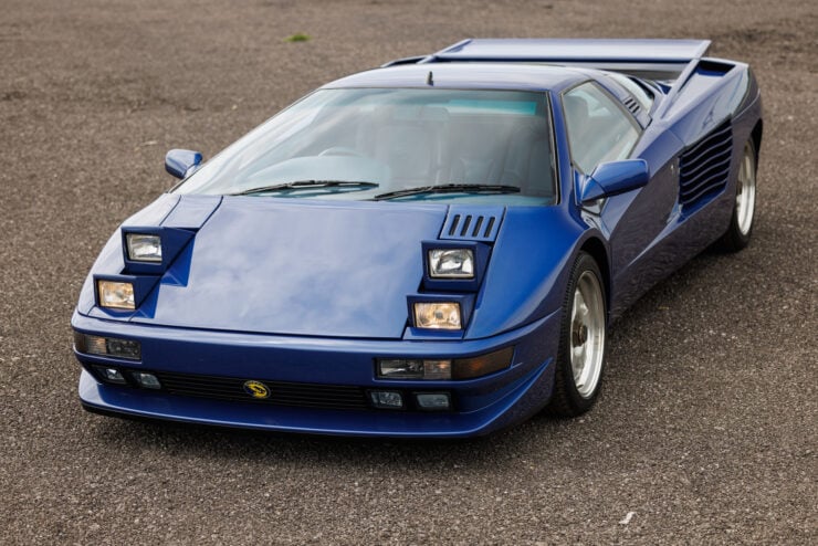 Cizeta V16T sports car