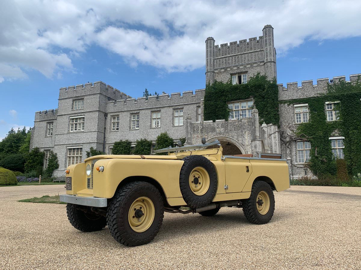 Lawrence Longnose Land Rover