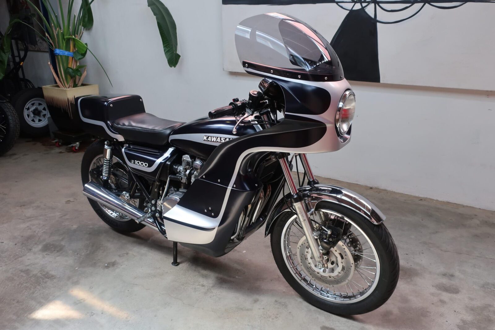 a-mad-max-style-1978-kawasaki-kz1000-by-j-t-nesbitt