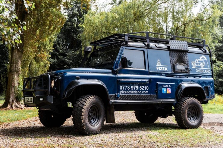 Pizza Overland Land Rover Defender 13