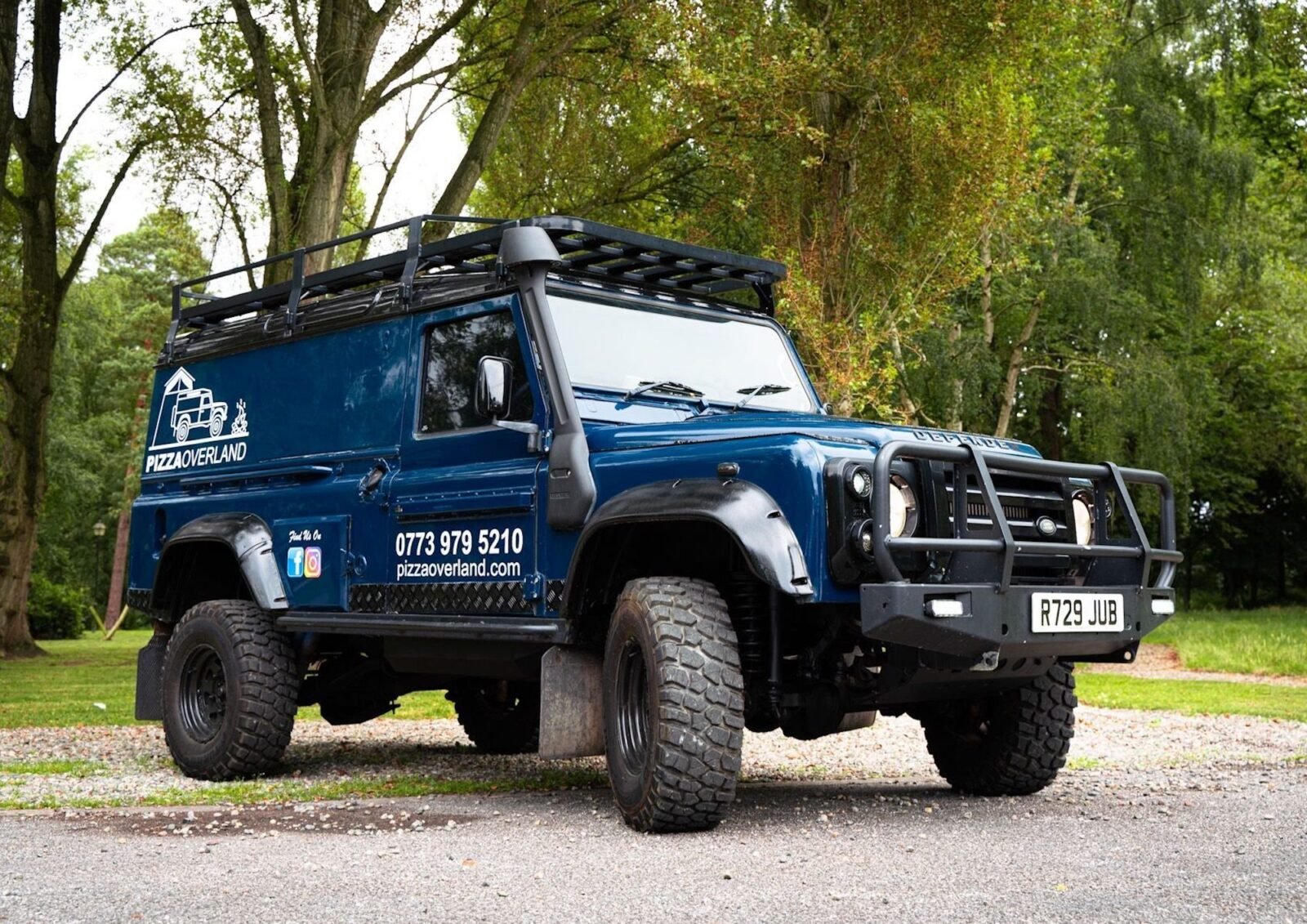 Pizza Overland Land Rover Defender