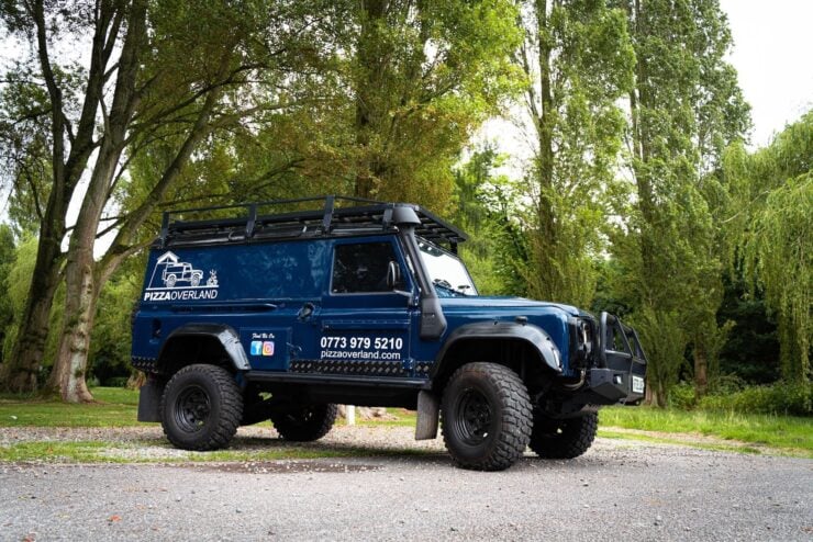 Pizza Overland Land Rover Defender 19