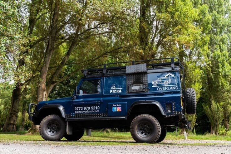 Pizza Overland Land Rover Defender 3