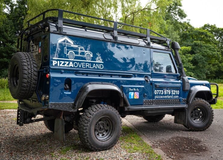 Pizza Overland Land Rover Defender 4