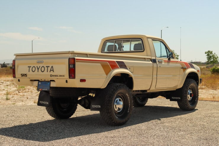 Toyota Pickup SR5 4×4 5-Speed 19