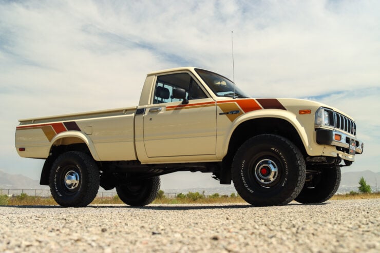 Toyota Pickup SR5 4×4 5-Speed 20