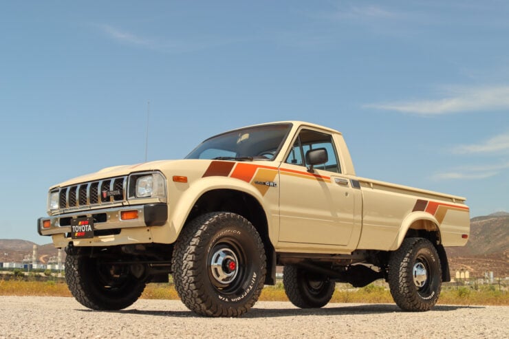 Toyota Pickup SR5 4×4 5-Speed 21