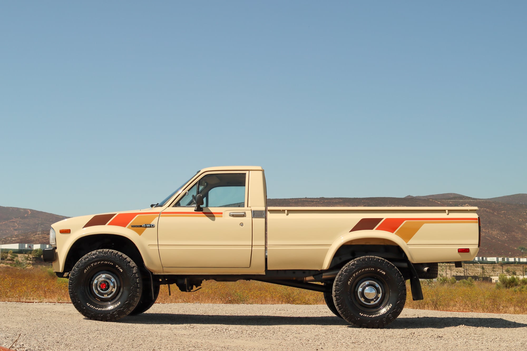 For Sale: A Retro 1983 Toyota Pickup SR5 4×4 5-Speed