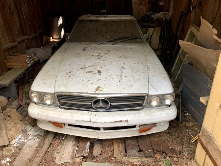 Mercedes-Benz R107 Barn Find 1