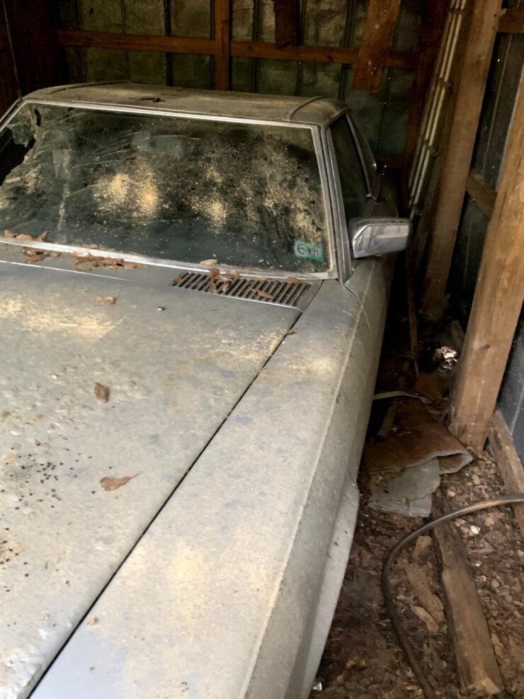 Mercedes-Benz R107 Barn Find 10