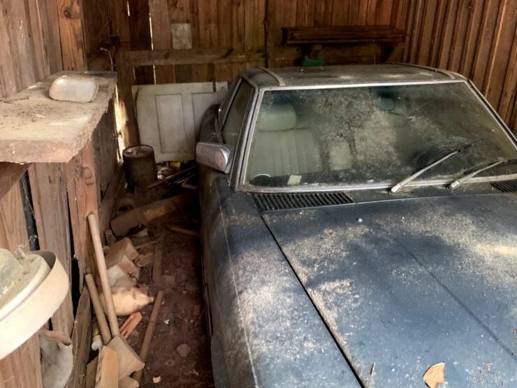 Mercedes-Benz R107 Barn Find 12