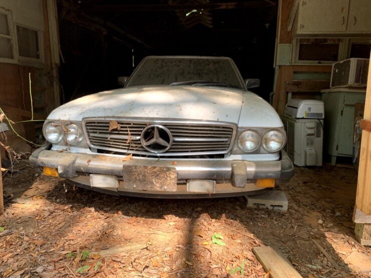 Mercedes-Benz R107 Barn Find 17