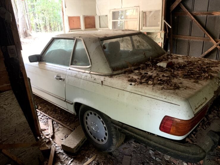 Mercedes-Benz R107 Barn Find 19