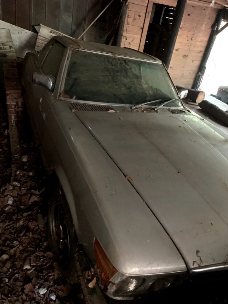 Mercedes-Benz R107 Barn Find 21