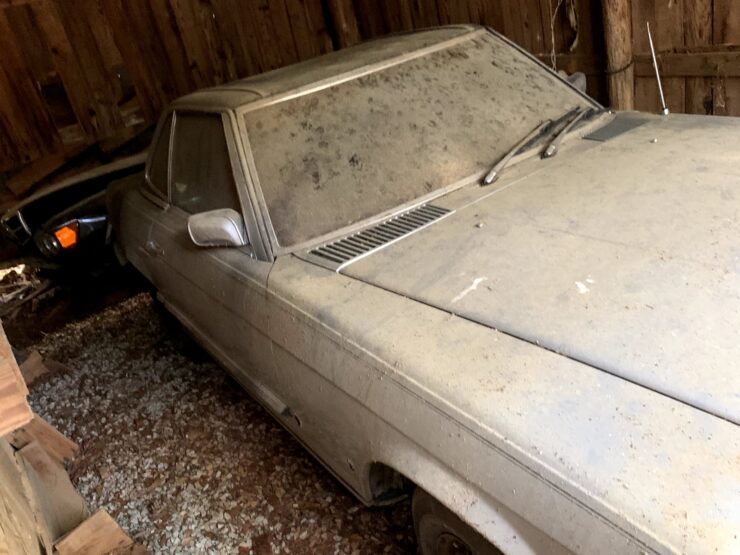 Mercedes-Benz R107 Barn Find 5