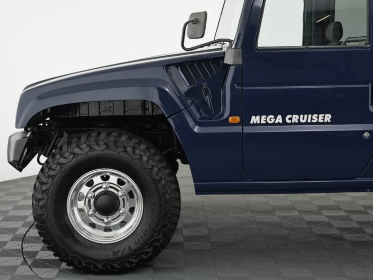 Toyota Mega Cruiser 12