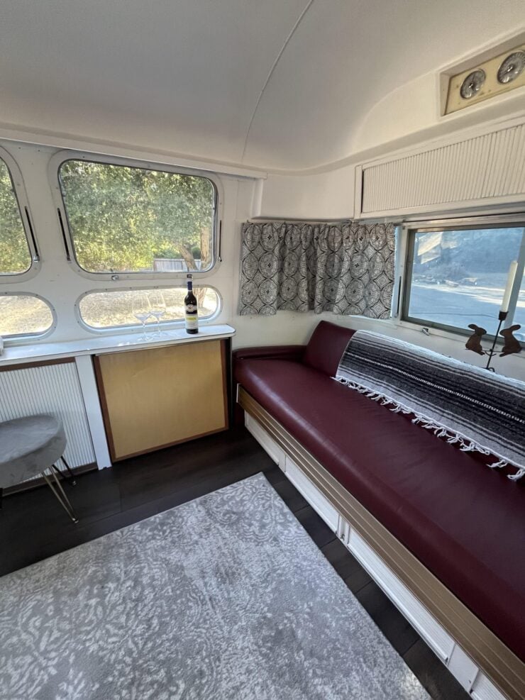 Airstream Land Yacht Ambassador 12