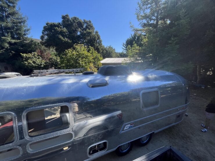 Airstream Land Yacht Ambassador 18