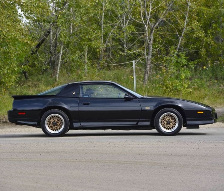 Pontiac Trans Am GTA 13