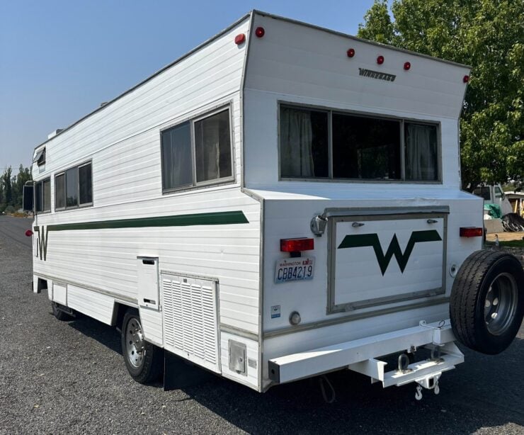 Winnebago D22 Motorhome 3