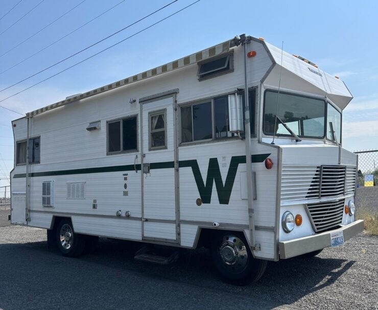 Winnebago D22 Motorhome 5