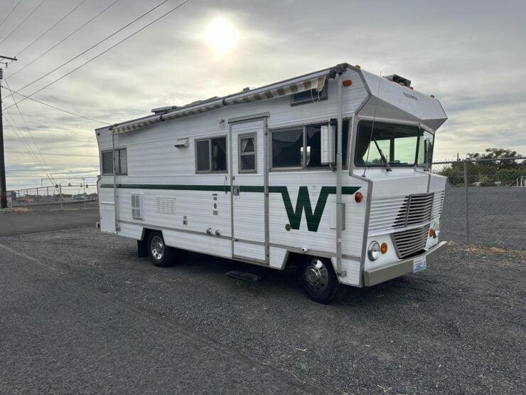 Winnebago D22 Motorhome 6