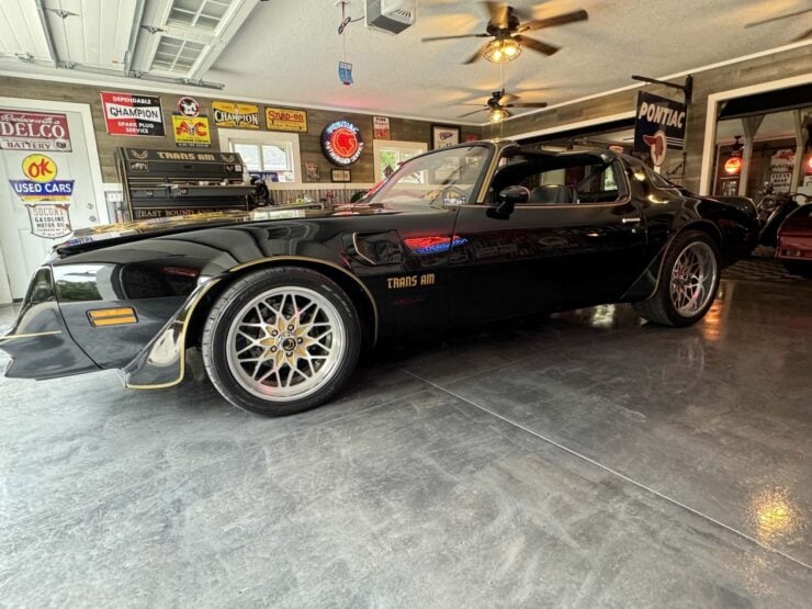 Burt Reynolds Pontiac Firebird Trans Am 11