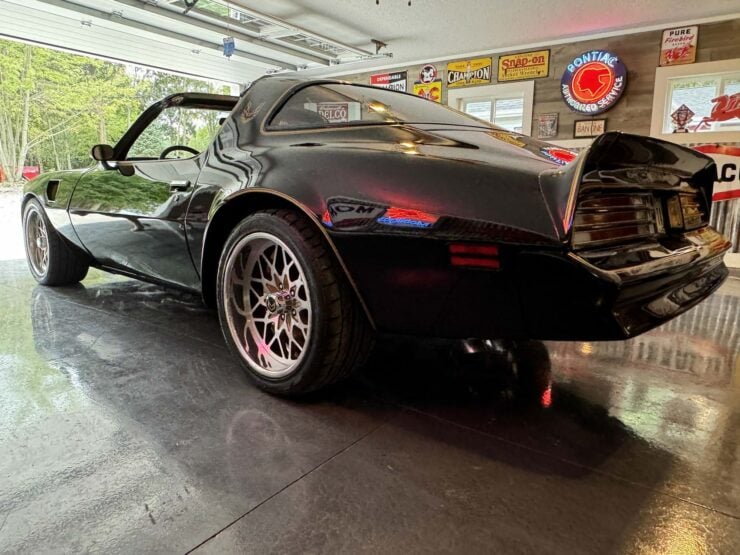 Burt Reynolds Pontiac Firebird Trans Am 13