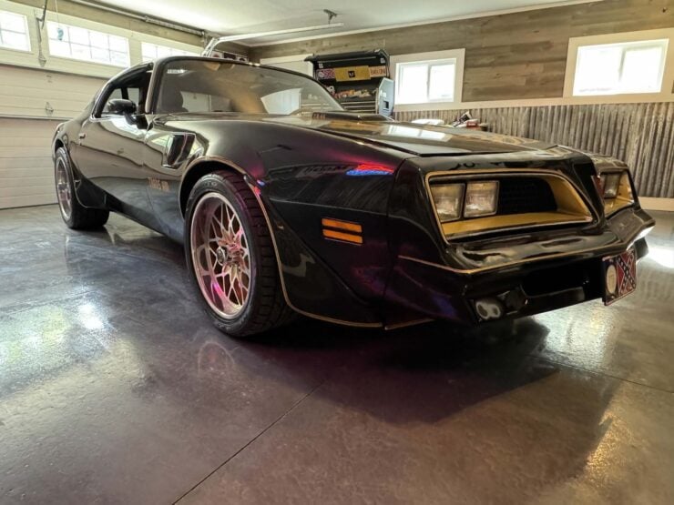 Burt Reynolds Pontiac Firebird Trans Am 21