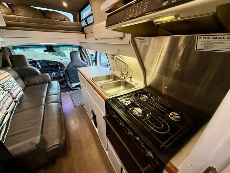 Ford E-350 Airstream B-190 Camper 4×4 11