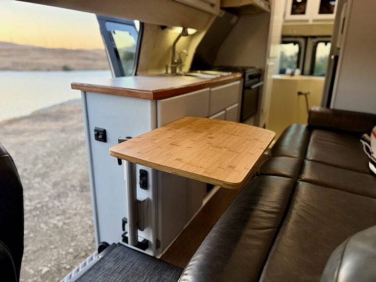 Ford E-350 Airstream B-190 Camper 4×4 12