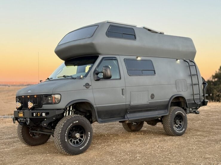 Ford E-350 Airstream B-190 Camper 4×4 3