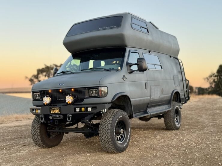 Ford E-350 Airstream B-190 Camper 4×4 6